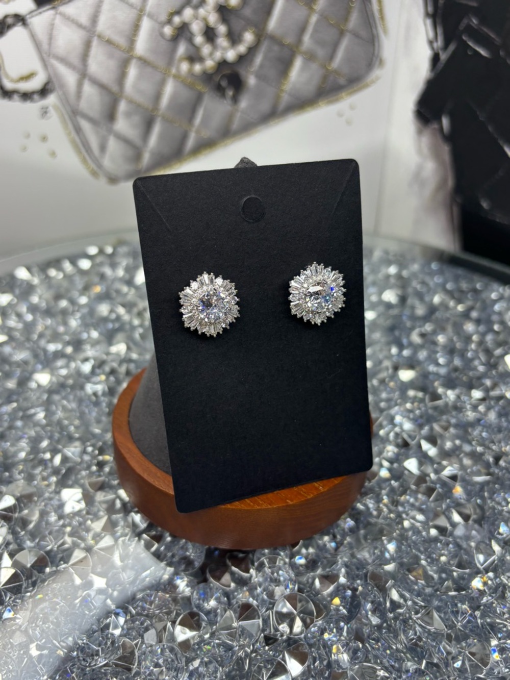Silver Crystal Halo Stud Earrings NIP - Picture 5 of 6